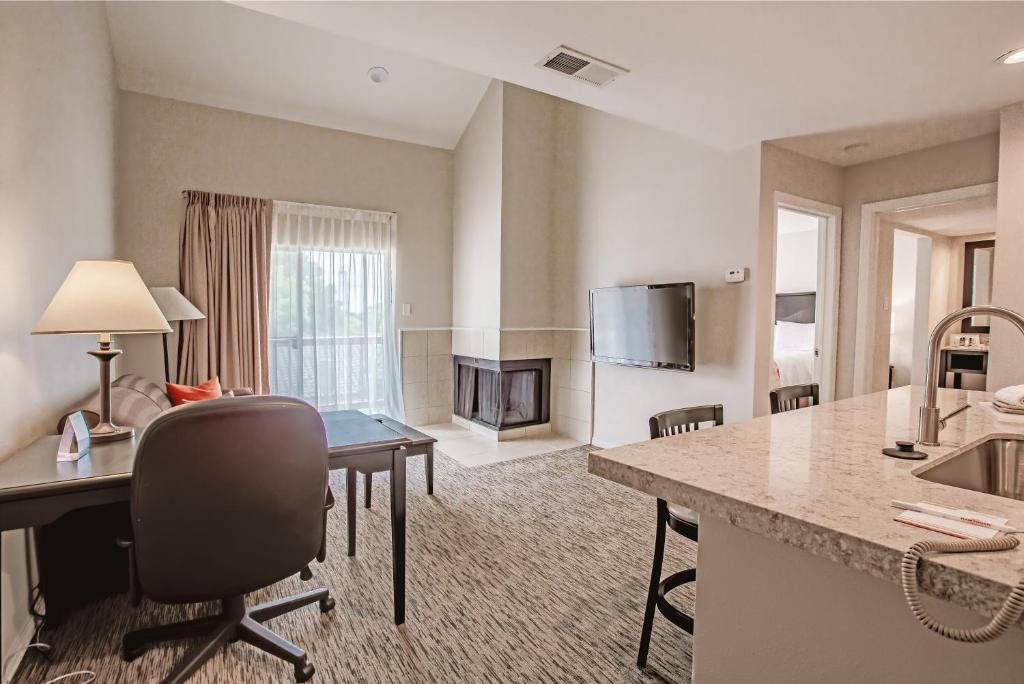 Hawthorn Suites By Wyndham Arlington/dfw South Photo 30