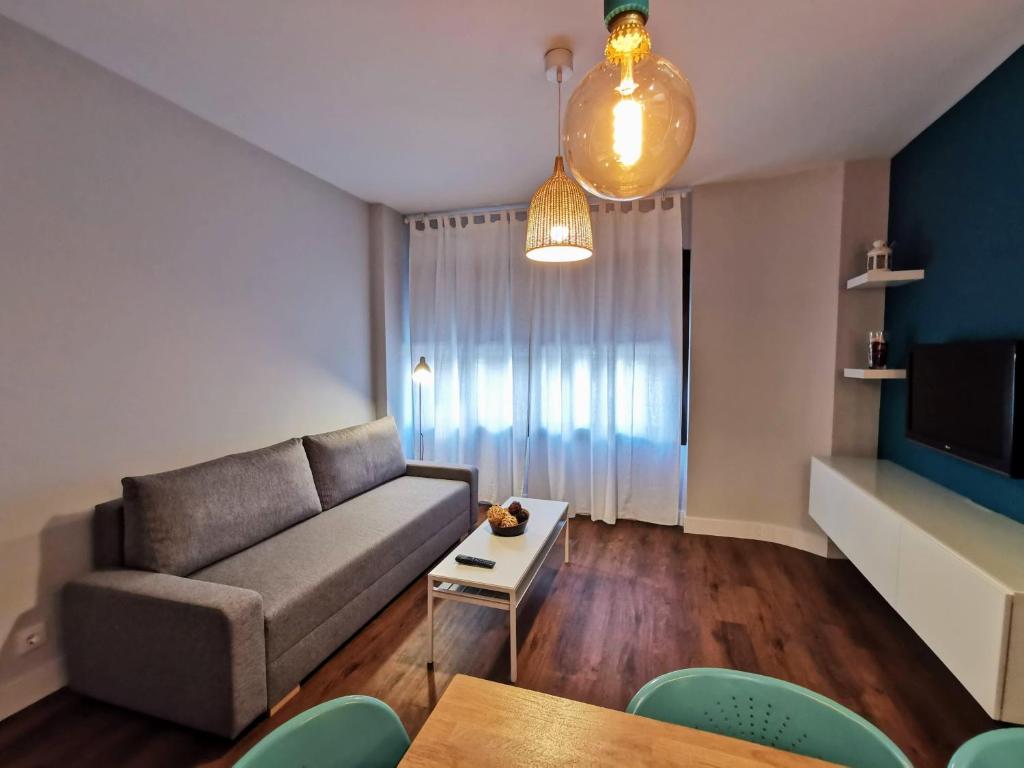 Apartamento RAL5021 en Triana junto al centro - 2