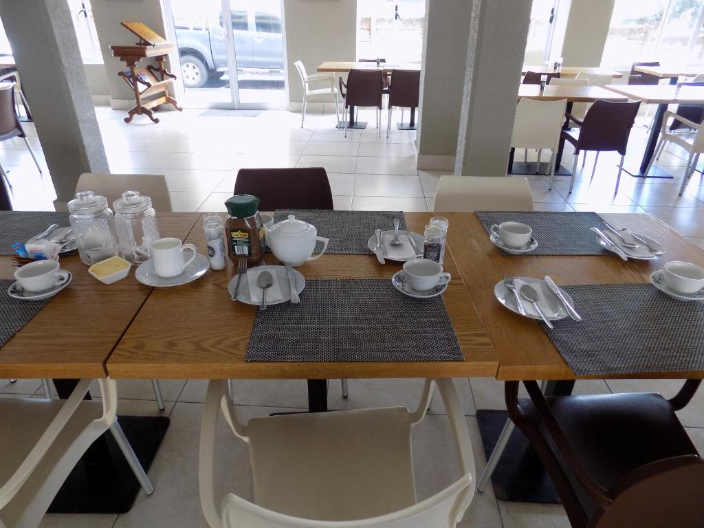 Restaurant, Margate Beach Lodge in Margate