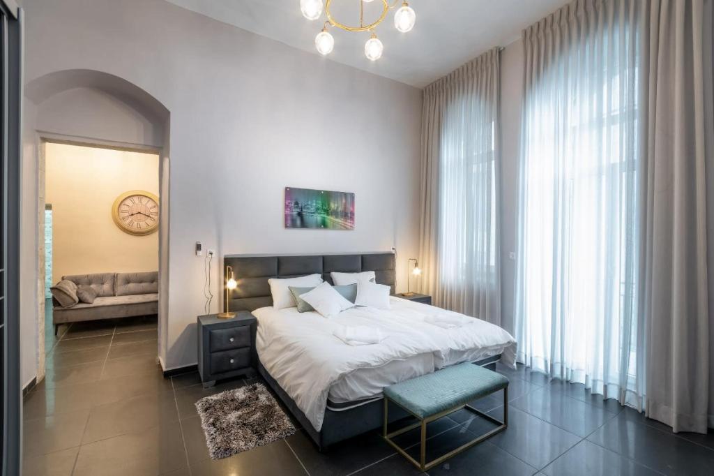 Magical Apartments, in front To Mamilla Mall photo