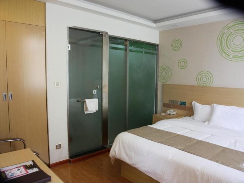 GreenTree Inn Zaozhuang High-speed Train Station Express Hotel photo