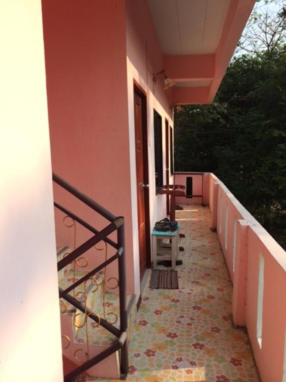Entrance, Miss Tim House in Ko Samet