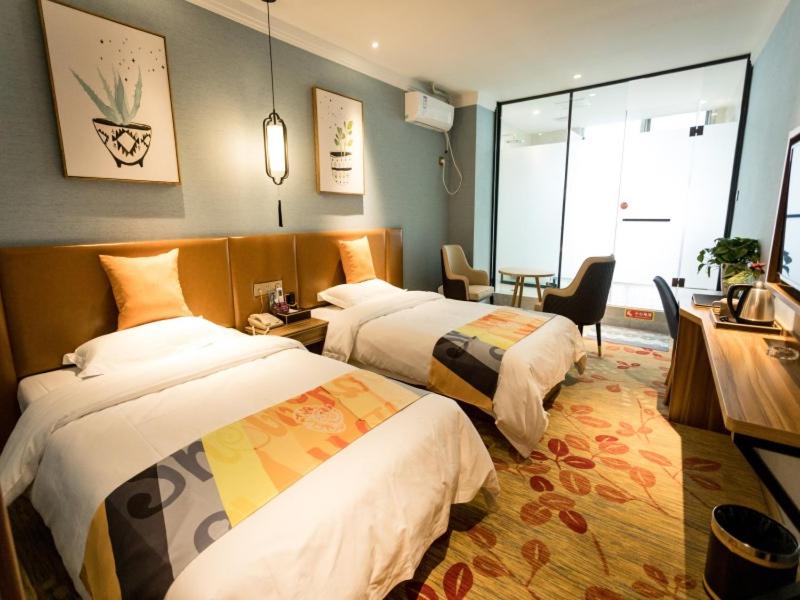 Shell Zhengzhou Zhongyuan Fota Hotel