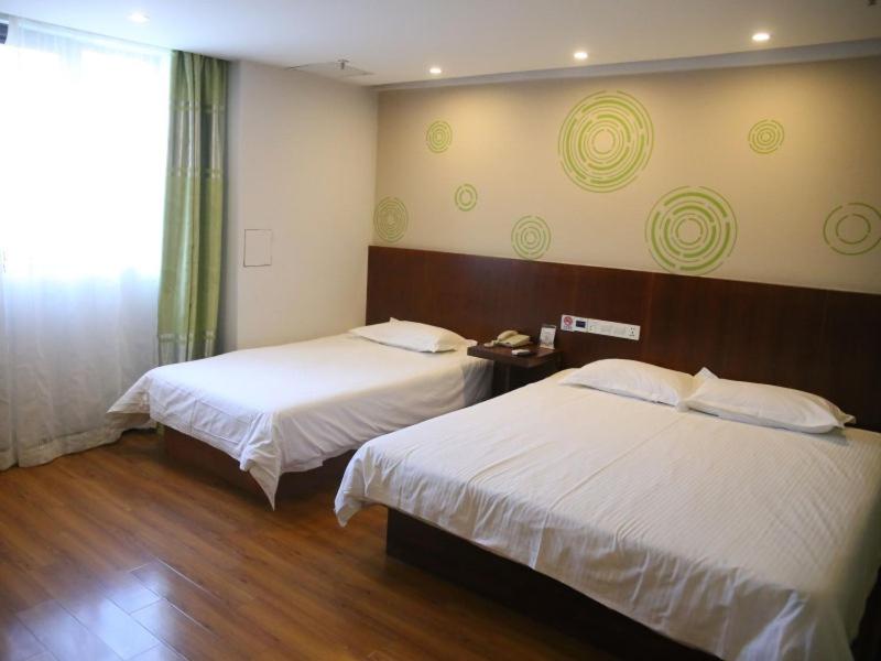 Vatica Shanghai International Tourism Resort Luoshan Road Subway Station Hotel photo