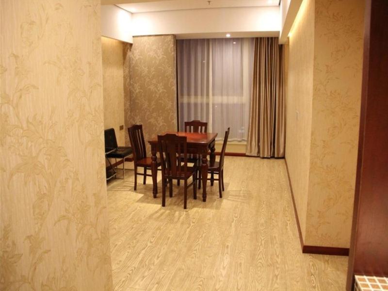 グリーンツリー イン ナントン トゥンジュウ シュチェ アベニュー ジンハイオフアンデュ エクスプレス ホテル (GreenTree Inn Nantong Tongzhou Shiji Avenue Jianghaihuangdu Express Hotel)