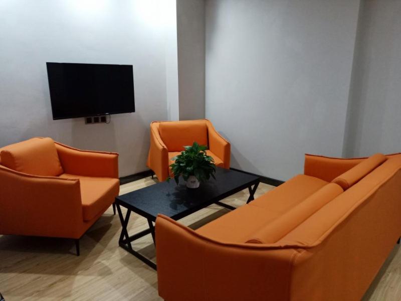 Shell Huainan Second Middle School Xihuchuntian Hotel photo