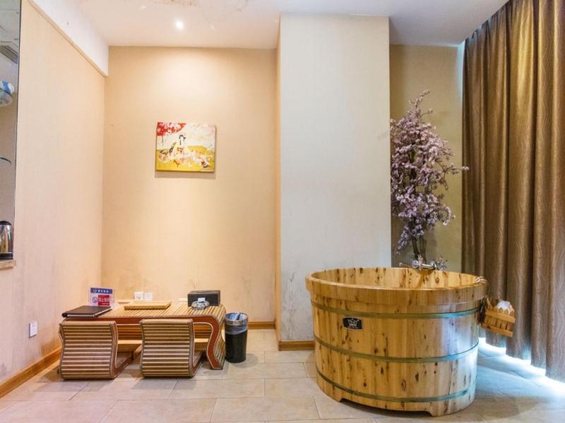 GreenTree Alliance Hotel Wenzhou Cangnan Train Station Jiangwan Road photo