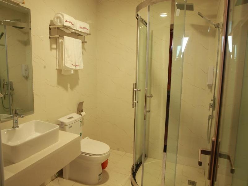 Shell Xinyang Huangchuan Country Railway Station Hotel photo