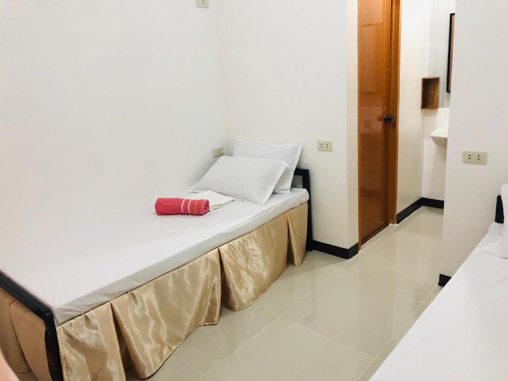 LR Hostel and Cafe photo