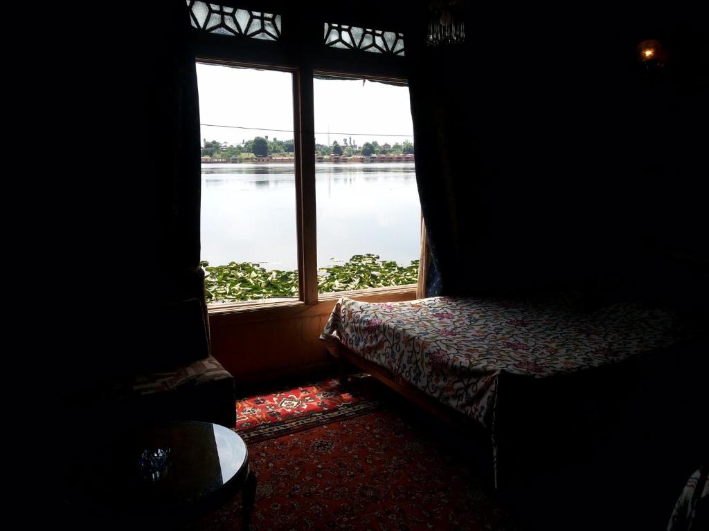 リッズ ハウスボート スリナガール (Ritz HouseBoat Srinagar) 眺望
