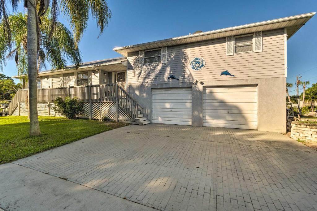 Canalfront Home with Private Dock - 5 Mi to Beaches!, Englewood