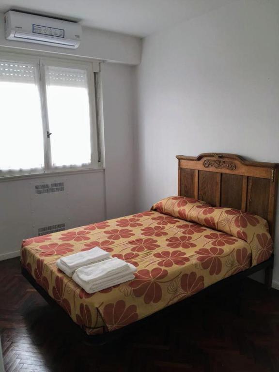 Amplio y luminoso departamento - 1