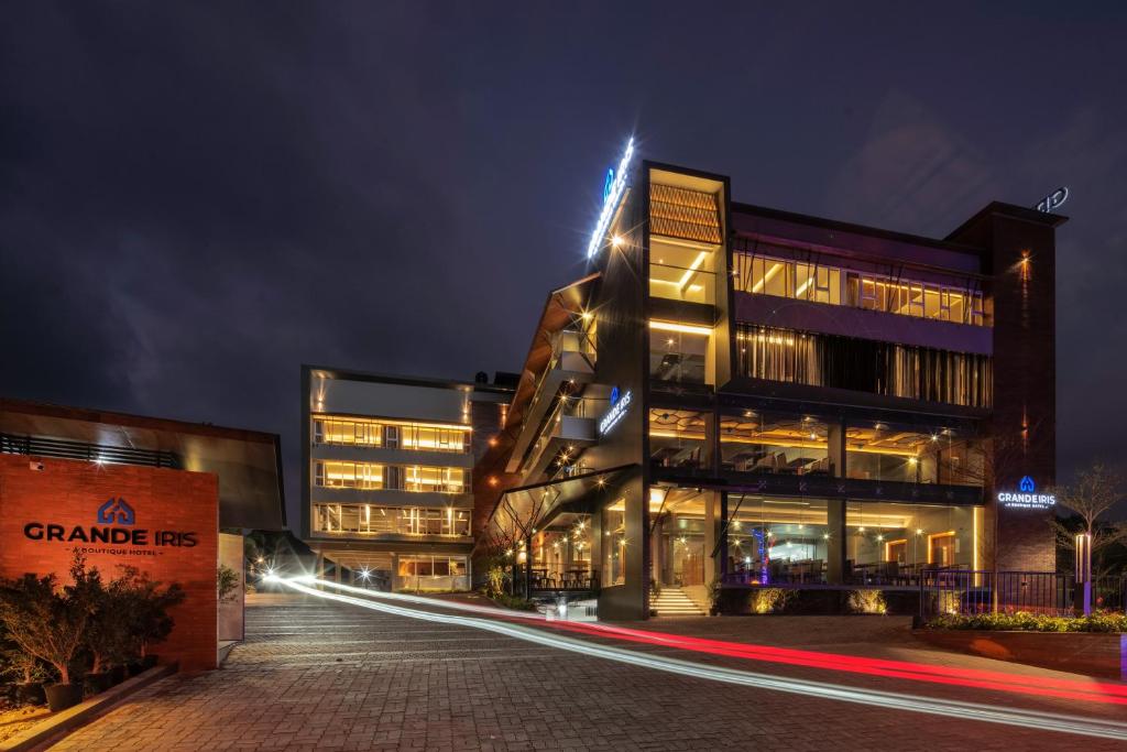 GRANDE IRIS, Sultan Bathery