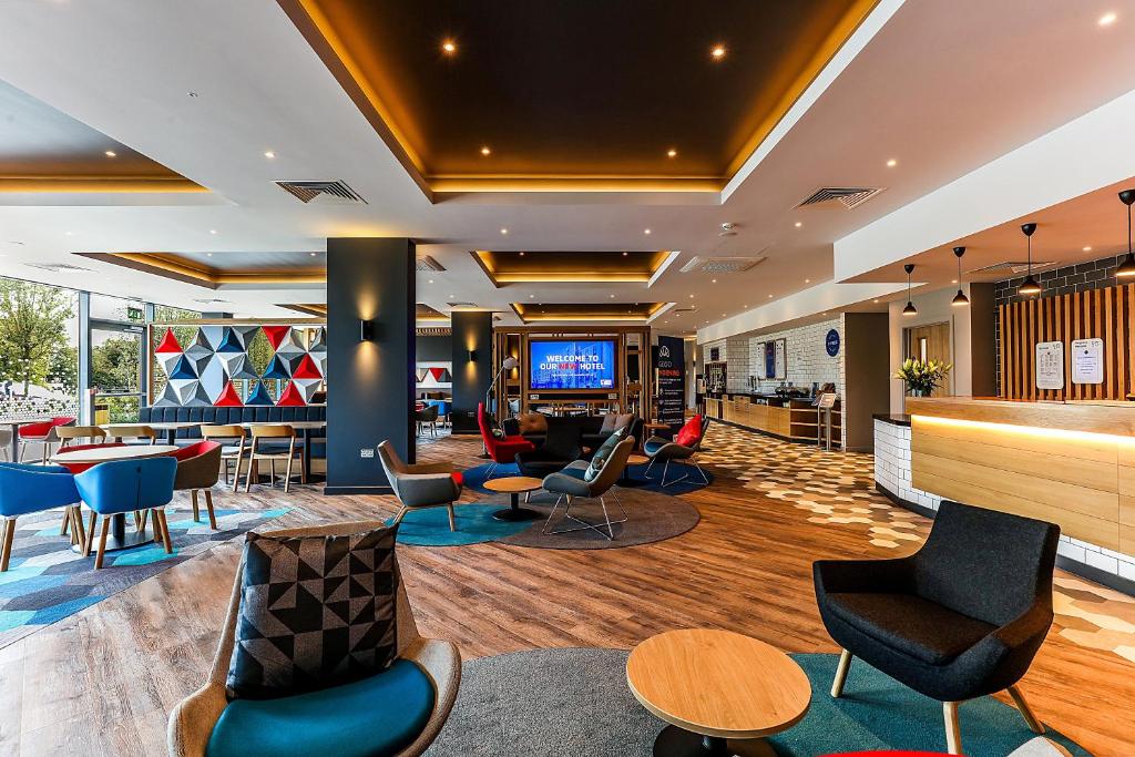 Holiday Inn Express Bicester photo 2