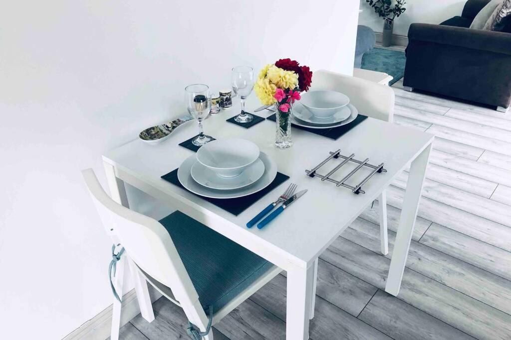 Fuchsia Apartment Tranquil Modern Seaside Apartment on the Wild Atlantic Way, Galway