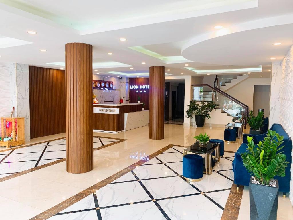 LION HOTEL