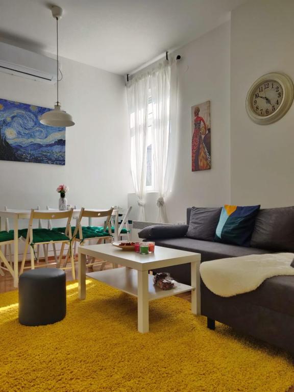 The Best 2-Bedroom Central Belgrade Apt - FREE private Parking - 1