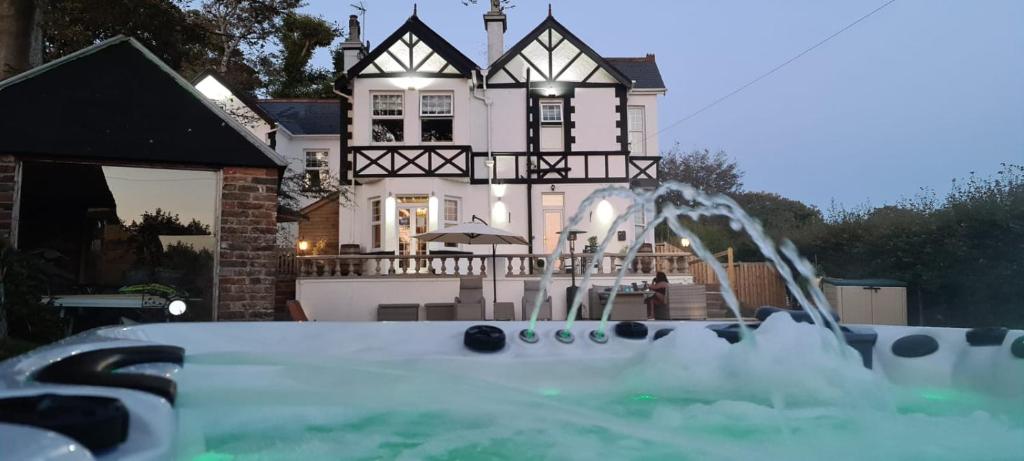 NORTHRISE RETREAT, Hastings