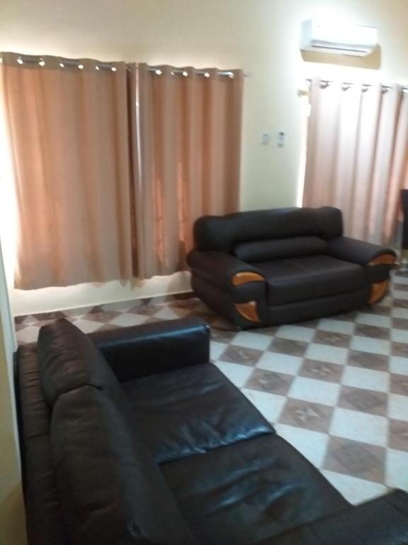 FANTASTIC APARTMENT, 1 master ensuite bedroom, WIFI, air condition, separate living room, 2 toilets, photo
