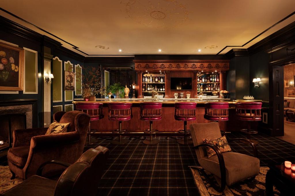 Chicago Graduate by Hilton Evanston Additional
