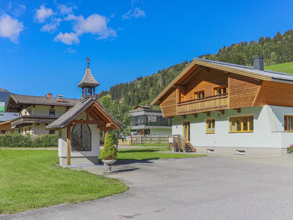 Chalet Glemmtal - Haus Bergblick in Viehhofen, Austria - reviews, prices | Planet of Hotels