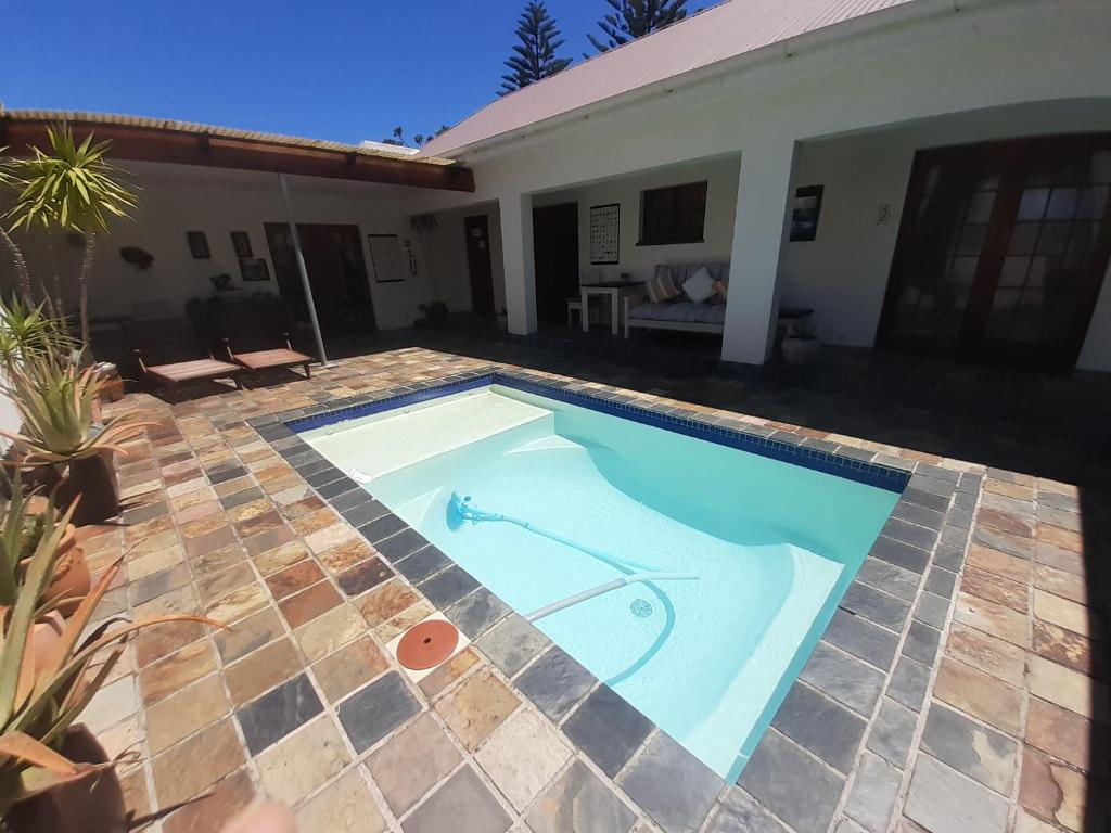Baleia Guest Lodge photo