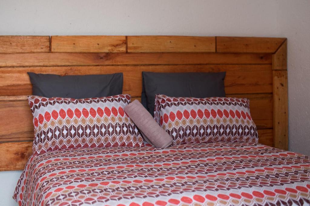 Mbumba Overnight Accommodation — Hotel in Hazyview