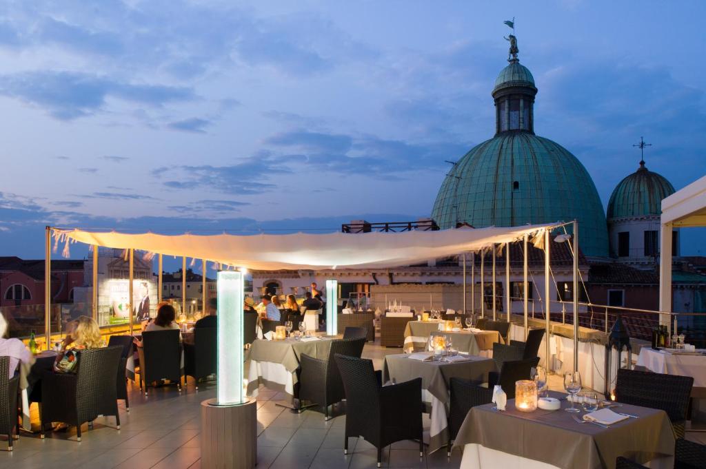 Hotel Carlton On The Grand Canal - 3
