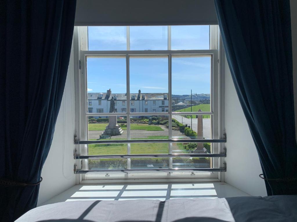 Ayr Apartment with Sea and Countryside views, Ayr