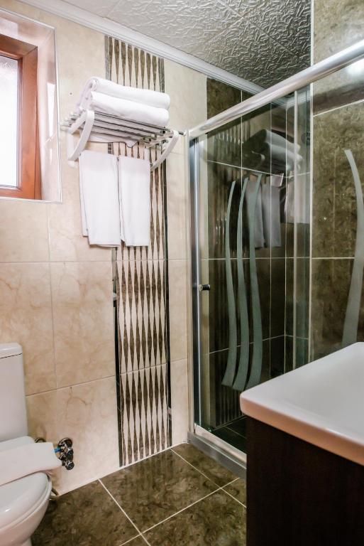 Camelot Apartment photo