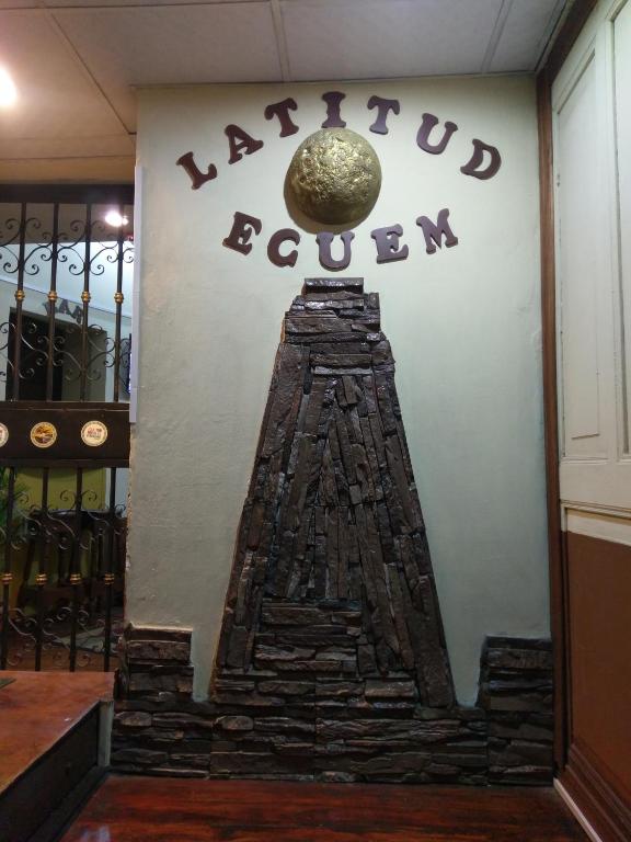 Hostal Latitud Ecuem photo