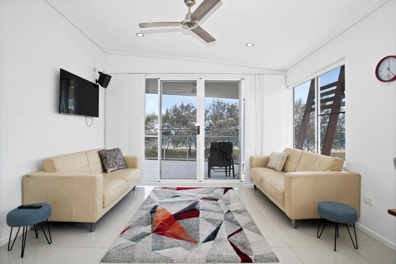 Marina Beach Holiday Home photo