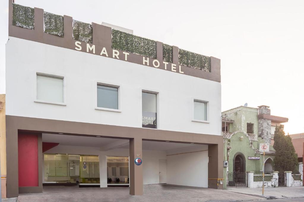 Smart Hotel Cintermex photo