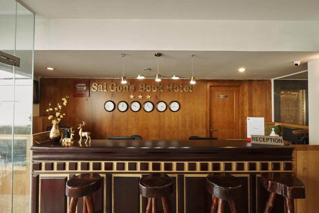 サイゴンズ ブック ホテル ザ エアポート フロント (Sai Gon's Book Hotel - The Airport Front) フロント・ロビー