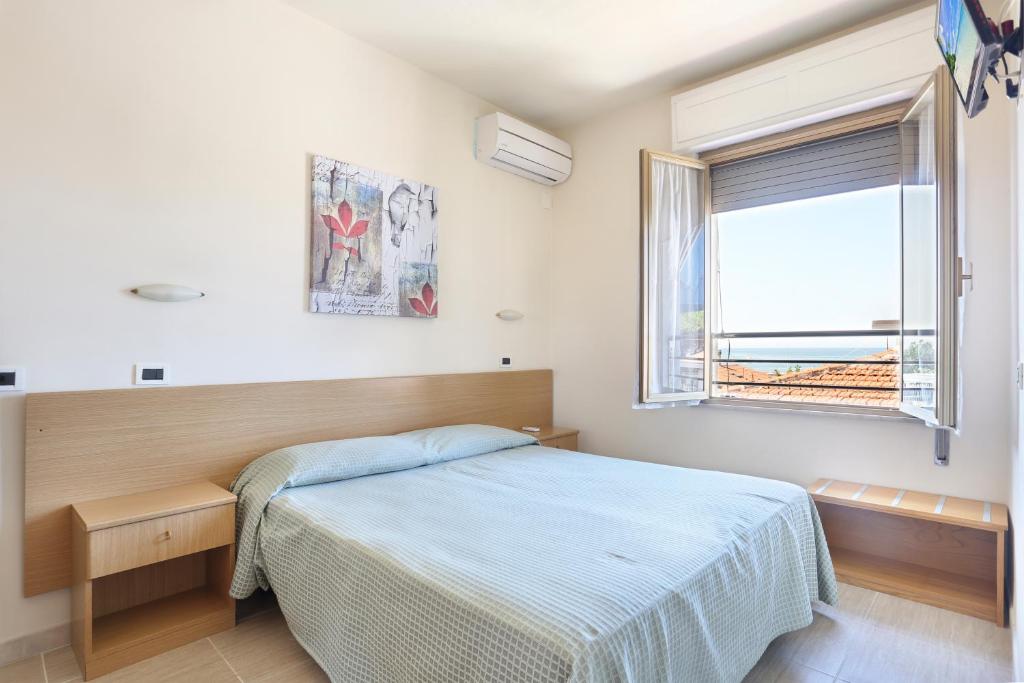 Hotel Daisy - 4