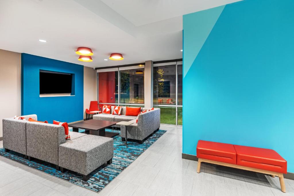 Avid Hotels Bentonville - Rogers photo