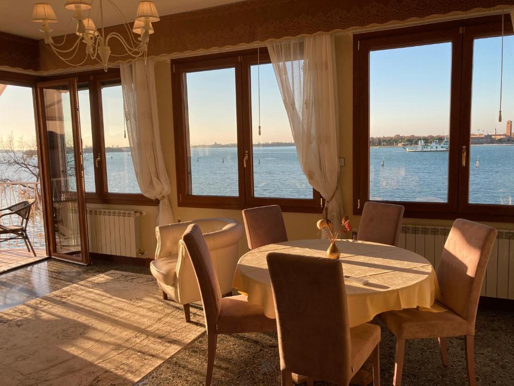 OASIS Golden Lagoon Chalet - 3