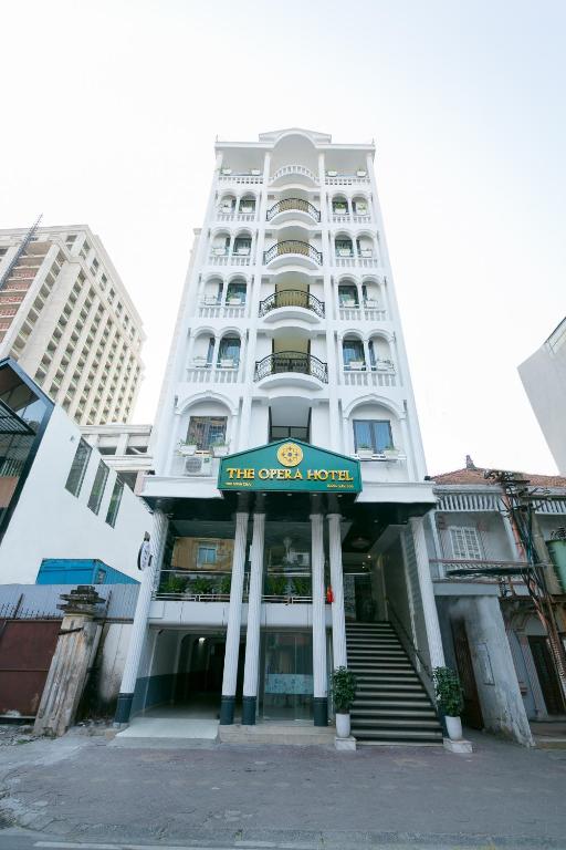 Khách sạn Opera