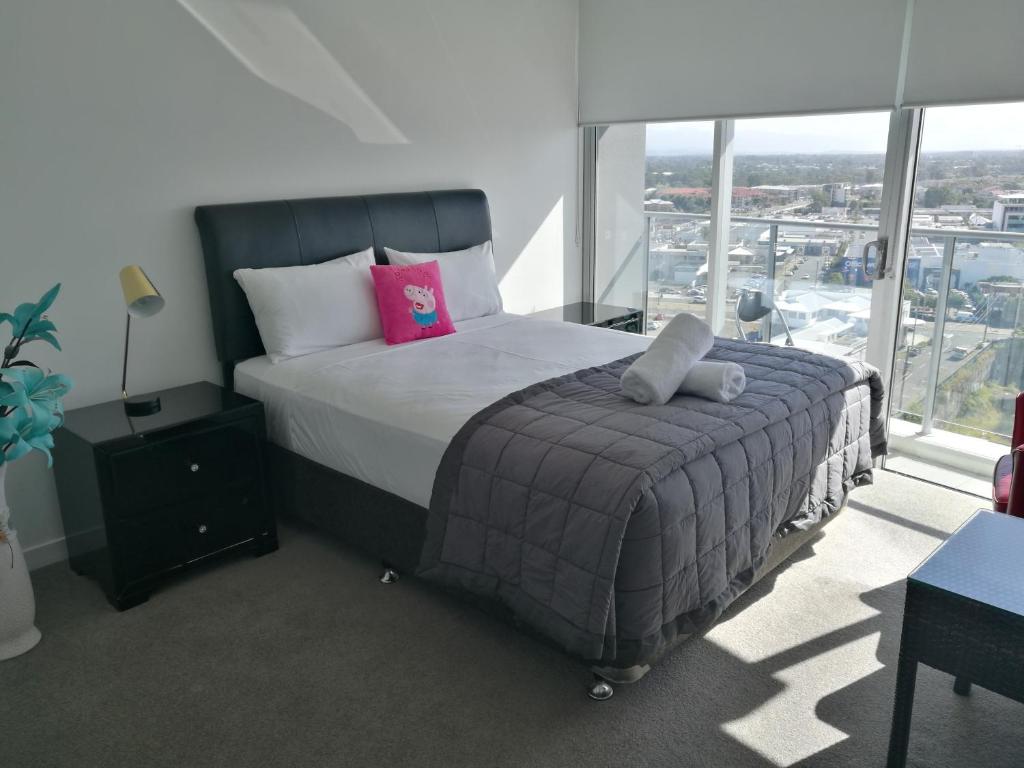 Three-Bedroom Apartment with Amazing View near Surfers Paradise — Hotel in Gold Coast