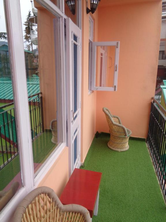 Deluxe homestay Apartments with kitchen In Shimla photo