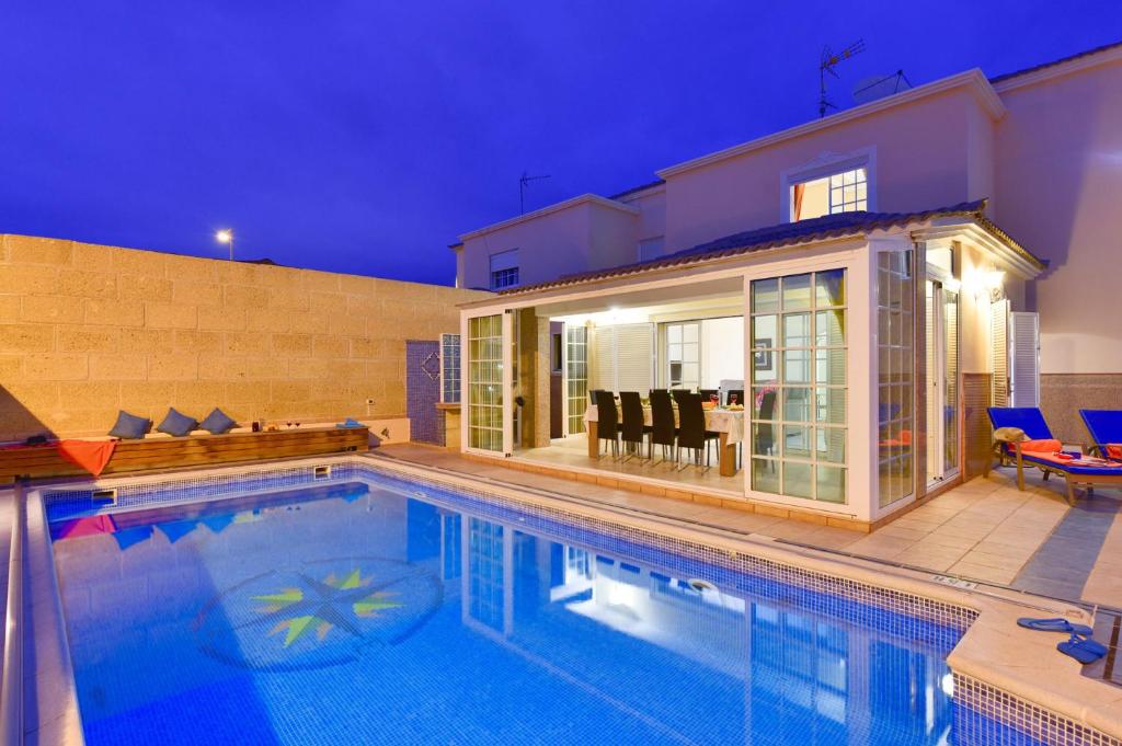 Villa Teide Sol con piscina climatizada, Playa Fañabe, Costa Adeje - 3