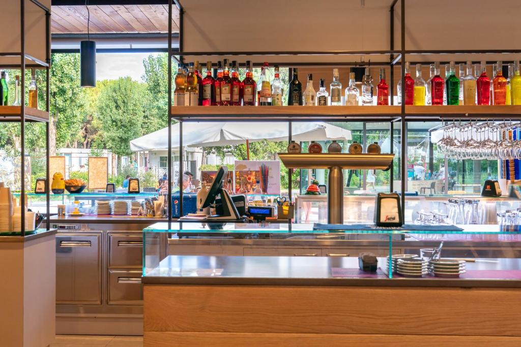 Camping Ca' Savio — Restaurant & bars in Cavallino-Treporti, Veneto
