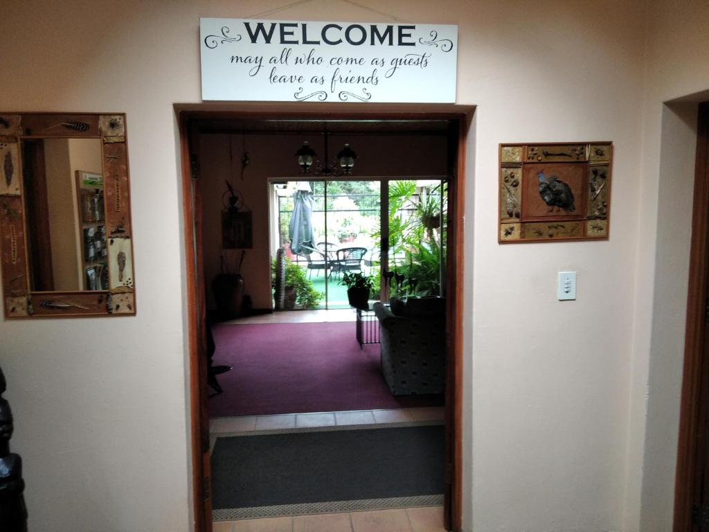 Ipe Tombe Guest Lodge photo