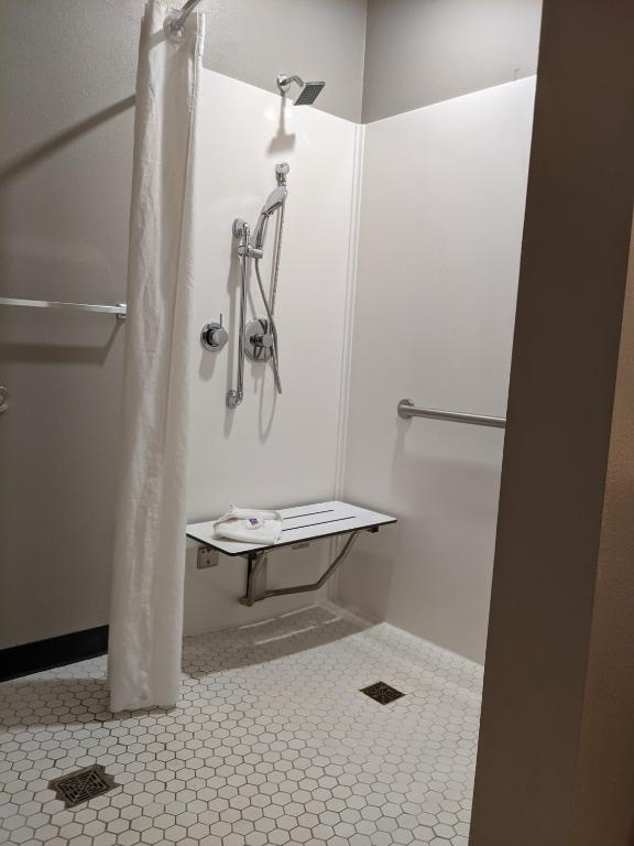 Motel 6 North Platte - East photo