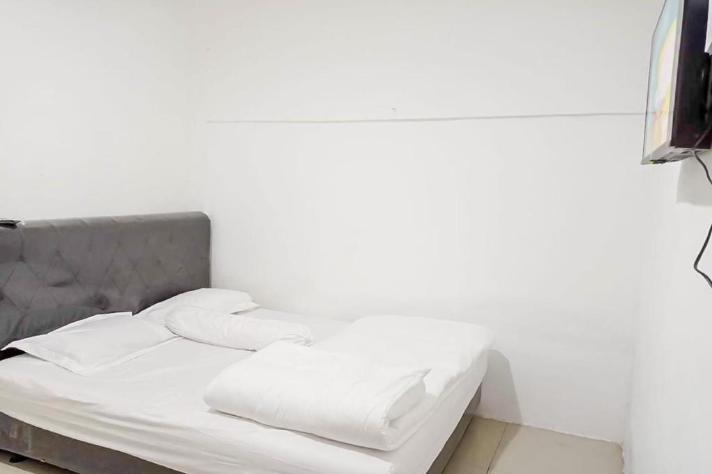 アグネス レジデンス ニア ブロック エム ミトラ レッドドアーズ (Agnes Residence near Blok M Mitra RedDoorz)