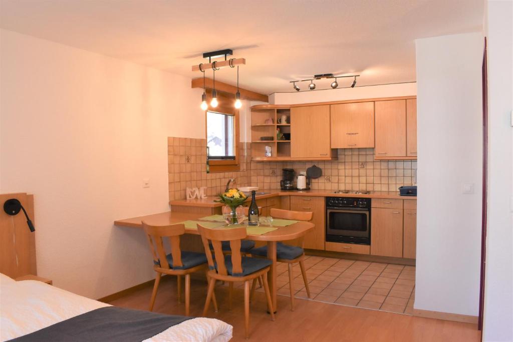 Kitchen, Appartementhaus Crystal in Tasch