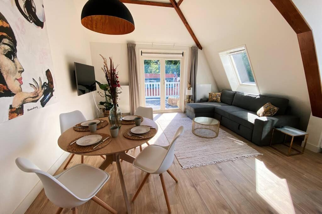 Luxurious historical Loft close to the beach 전경
