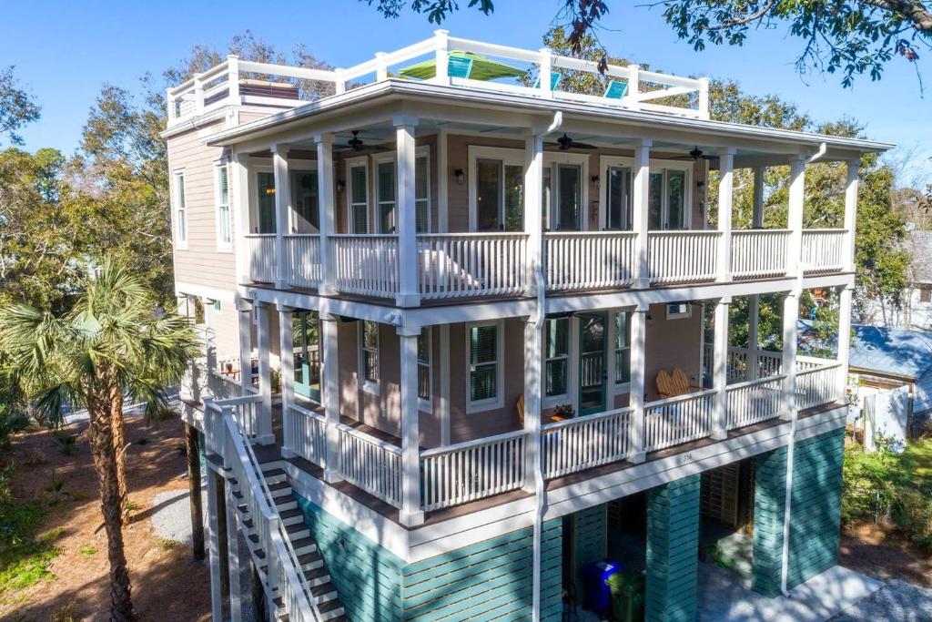 316 E Hudson - The High Tides - Hot Tub - 4 Bedrooms, Folly Beach