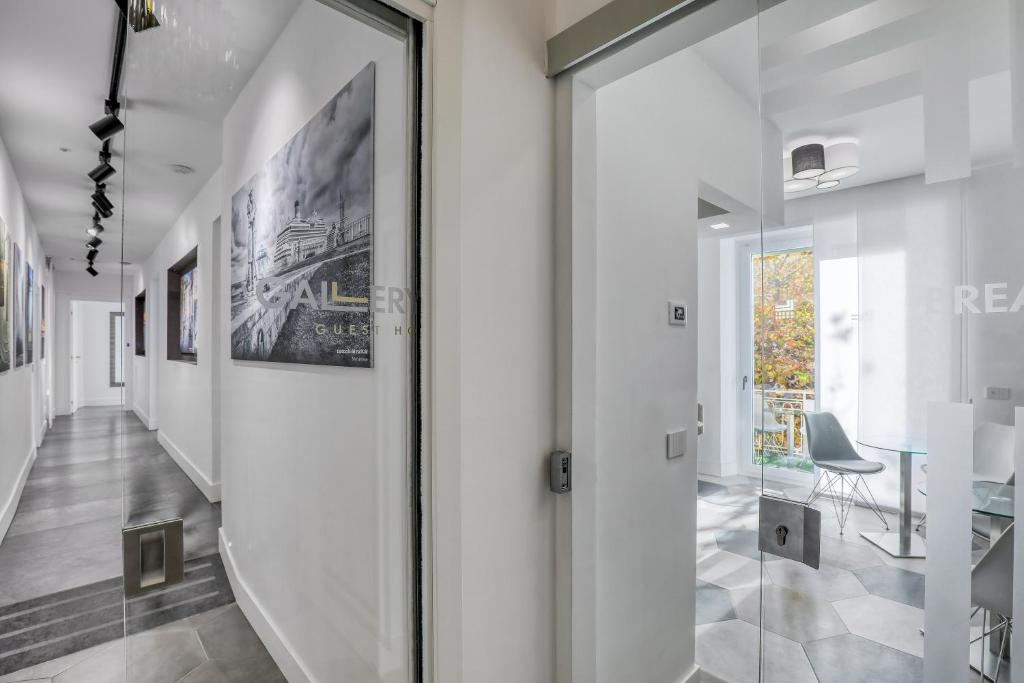 Gallery Suite photo