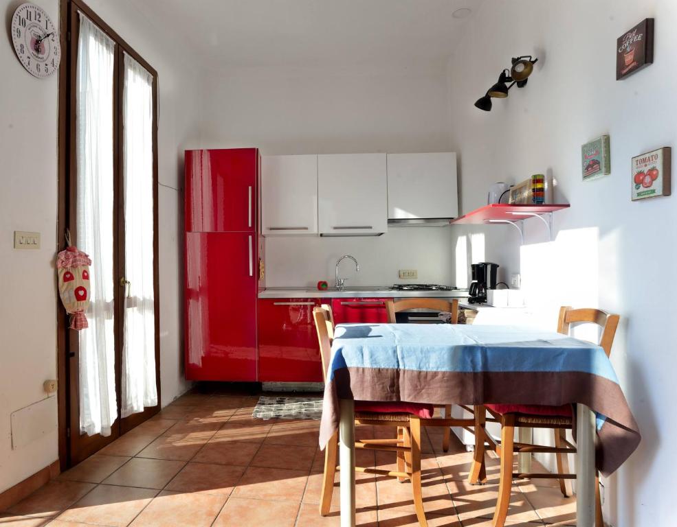 Casa con grande terrazza, AC, wifi, posto auto e vicino al mare - 4